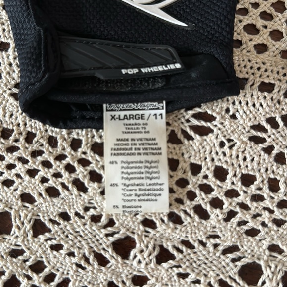 TroyLee Designs Moto Riding Gloves - Picture 2 of 3
